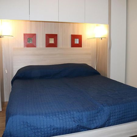 Enticing Holiday Home In Lazise With Swimming Pool Esterno foto