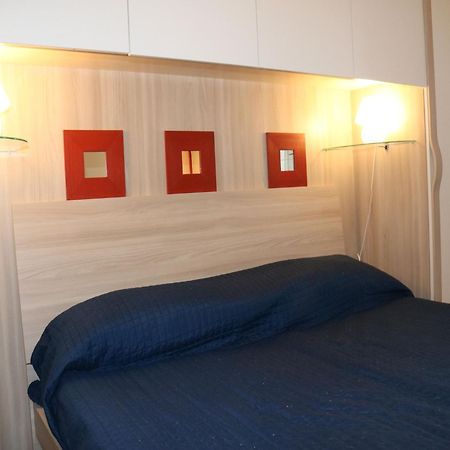 Enticing Holiday Home In Lazise With Swimming Pool Esterno foto