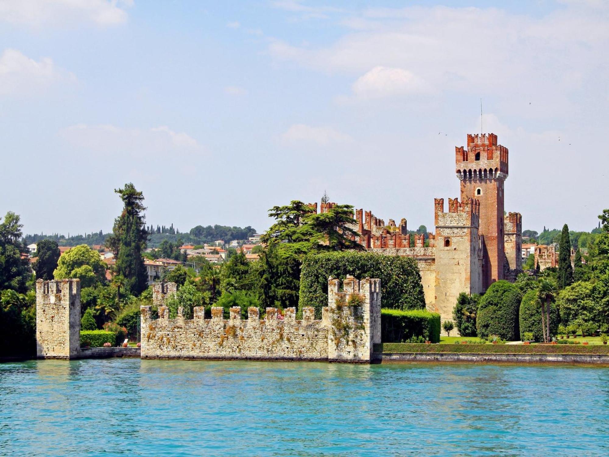 Enticing Holiday Home In Lazise With Swimming Pool Esterno foto