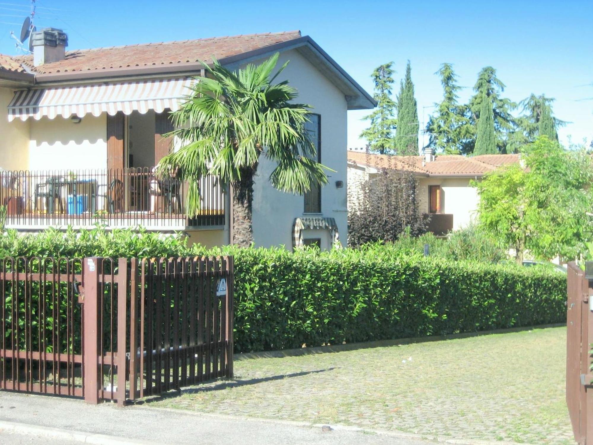 Enticing Holiday Home In Lazise With Swimming Pool Esterno foto